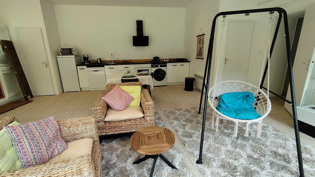 Domaine Celestins 452743606 1033483548112907 5442514928636462351 n